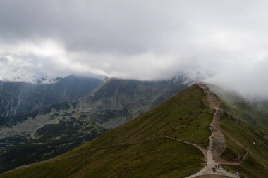 Kasprowy Wierch 'ten Kondratowa çayırına giderken görüntüler