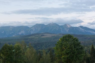 Apszanka Geçidi 'nden gün doğumunda Tatra Dağları' nın güzel manzarası