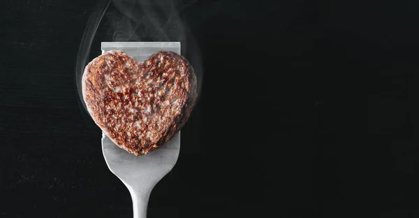 Heart Shaped Beef Burger Patty Grilled Spatula Dark Background Place — Stock fotografie