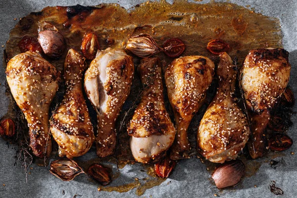 Baked Chicken Drumsticks Sesame Honey Soy Sauce Onion Spices — Stok Foto