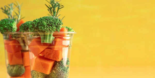 Super Cibo Broccoli Zucca Pronti Cuocere Con Spezie Rosmarino Semi — Foto Stock