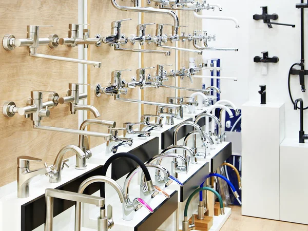 Moderne Wasserhähne Für Küche Und Bad Geschäft — Stockfoto