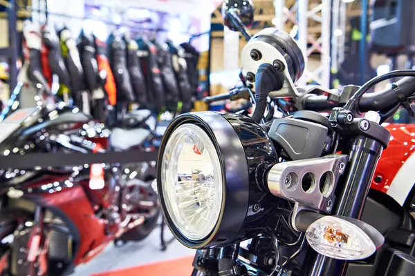Мотоциклетная Фара Магазине — стоковое фото
