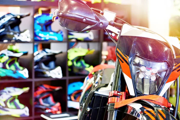 Motociclos Capacetes Corrida Loja Desporto — Fotografia de Stock