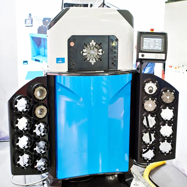 Βιομηχανική Μηχανή Ρυτίδωσης Για Συναρμολόγηση Σωλήνων Υψηλής Πίεσης — Φωτογραφία Αρχείου
