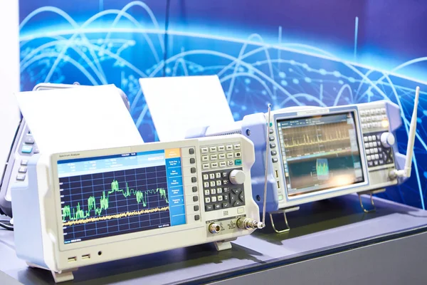 Oscilloskop Spektrumanalysatorer Butik Utställning — Stockfoto