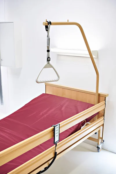 Medizinisches Patientenbett Mit Griff — Stockfoto