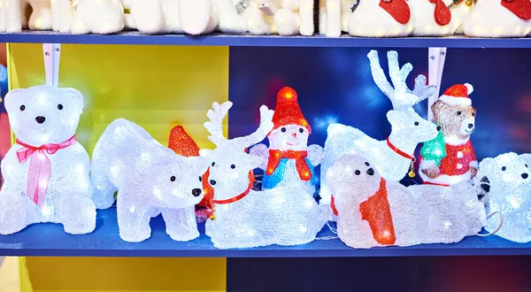 Yeni Yıl Oyuncakları Mağazada Işıkları Olan Küçük Hayvanlar — Stok fotoğraf