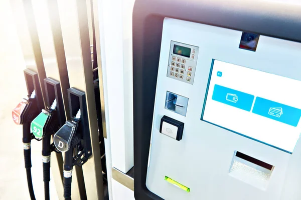 Zahlungsterminal Moderne Tankstelle Für Autos — Stockfoto