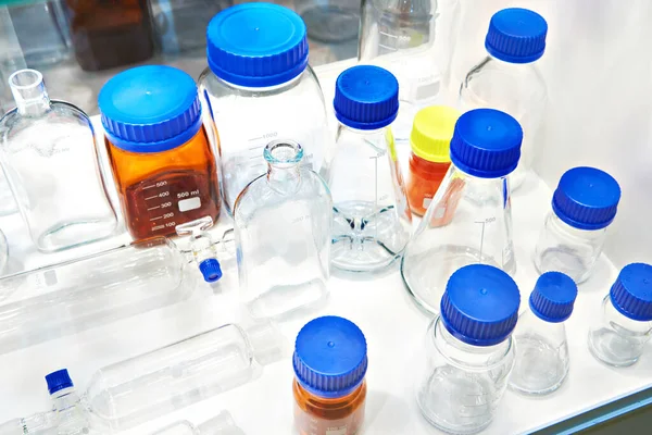 Лабораторний Скляний Посуд Пляшки Банки Колби Магазині — стокове фото