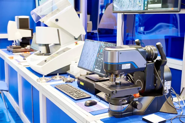 Digitales Industriemikroskop Und Monitor Labor — Stockfoto