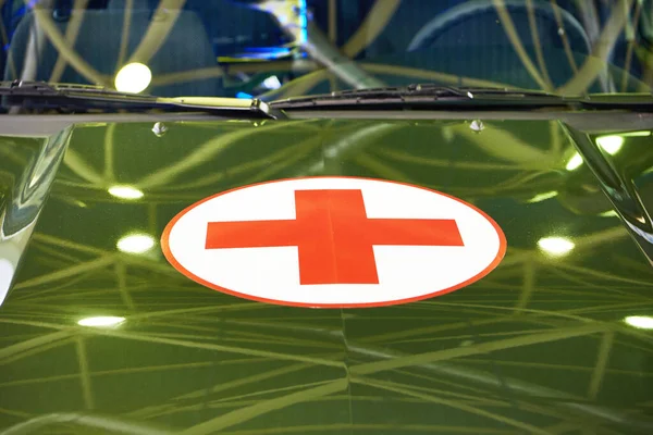 Croce Rossa Auto Verde Ambulanza Esercito — Foto Stock
