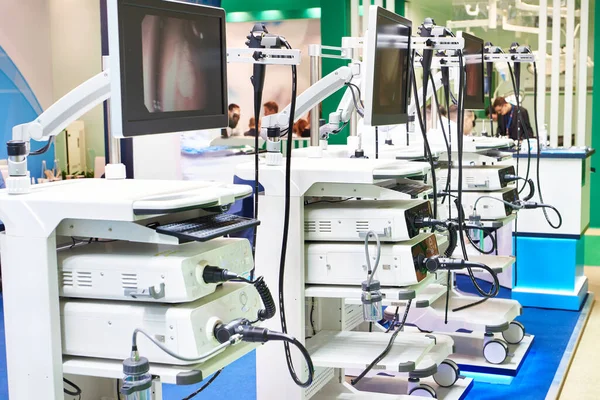 Moderne Medizinische Elektronische Geräte Auf Der Ausstellung — Stockfoto