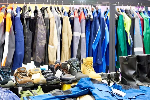 Рабочая Одежда Обувь Магазине — стоковое фото