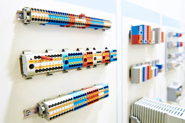 Distribuční Svorkovnice Bloky Elektrických Konektorů Stánku Výstavy — Stock fotografie
