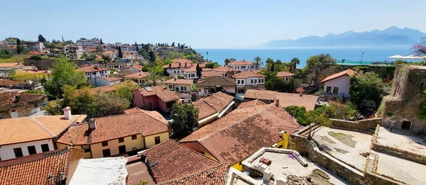 Ziegeldächer Der Türkischen Küstenstadt Antalya — Stockfoto