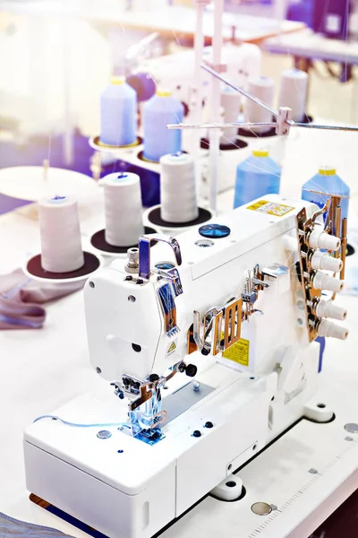 High Speed Interlock Stitch Sewing Machine Workshop — Fotografia de Stock