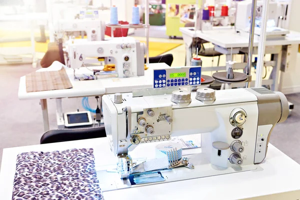 Máquinas Costura Oficina Artesanato — Fotografia de Stock