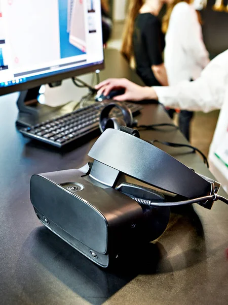 Virtual Reality Helm Und Computer — Stockfoto