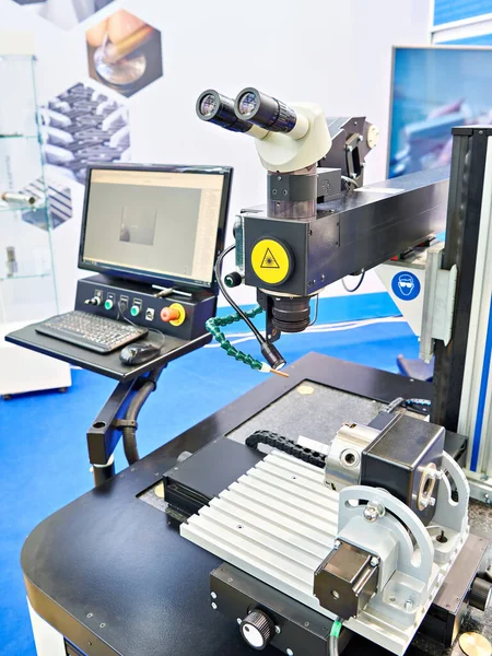 Lasermaschine Für Automatisiertes Schweißen Und Schneiden — Stockfoto