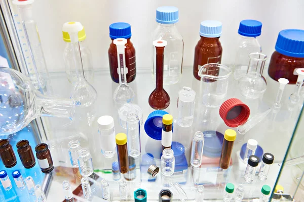 Лабораторний Скляний Посуд Пляшки Банки Колби Магазині — стокове фото
