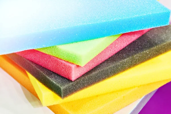 Kolorowe Kawałki Gumy Piankowej Przemysłowej — Zdjęcie stockowe
