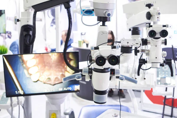 Sergide Diş Cerrahisi Mikroskopları — Stok fotoğraf
