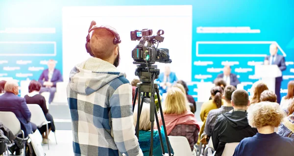 Homme Avec Une Caméra Vidéo Lors Une Conférence Affaires — Photo