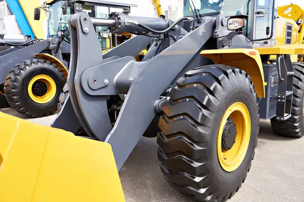 New front loaders for construction