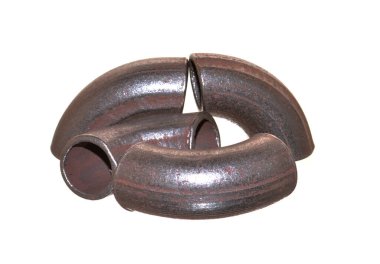 Beyaz arka plan üzerinde izole boru