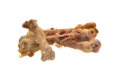 Beyaz arka planda izole edilmiş tavuk kemikleri