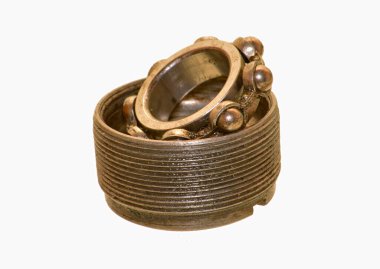 Beyaz arka plan üzerinde izole rulman