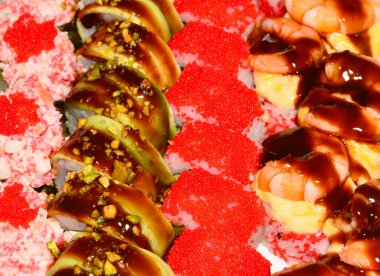 Beyaz arkaplanda izole edilmiş et