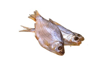 beyaz arkaplanda kuru balık