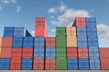 Geçici depolama, yükleme, boşaltma ve konteynır noktasında sıralama için standart konteynırların depolanması. Gökyüzüne karşı güneşli bir günde, özel bir yerde bir sürü renkli konteynır..