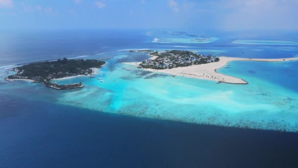Kamera Kandoomaa Fushi Solda Guraidhoo Sağda Adalarına Maldivlere Doğru Uçar — Stok video