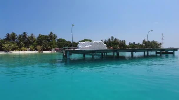 Uma Câmera Move Pelo Cais Praia Fulidhoo Island Maldivas — Vídeo de Stock