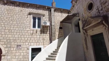 Hırvatistan 'ın Dubrovnik kentindeki tipik bir iç avlu