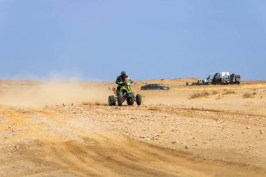 Al-Kharj, Suudi Arabistan - 10 Ocak 2023: Story Racing S.R.O. 'dan Laisvydas Kancius Dakar 2023 rallisinin 9. aşamasını yöneten takım.