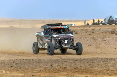 Al-Kharj, Suudi Arabistan - 10 Ocak 2023: Dakar Rally 2023 sayısının 9. aşamasında Grallyteam 'in OT3-04 yarış arabası.