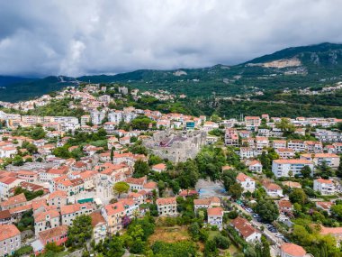 Herceg Novi ve Eski Şehir Karadağ 'ın kuş bakışı görüntüsü