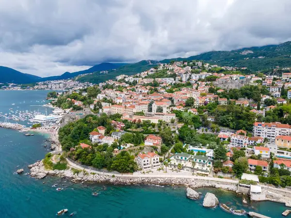 Herceg Novi ve Eski Şehir Karadağ 'ın kuş bakışı görüntüsü