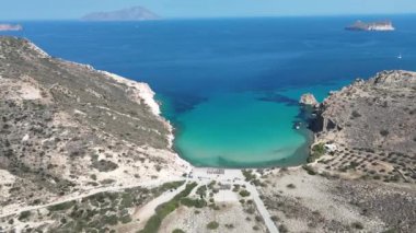 Milos adasındaki Plathiena plajı, Kiklad, Yunanistan