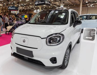 ATENS, GREECE - 5 Ekim 2024: Otomobil Athina 2024 Motor Fuarında Sıçrama Motoru T03.