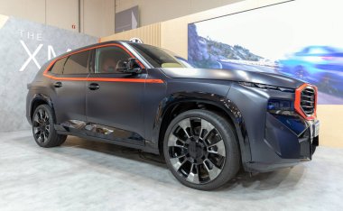ATENS, GREECE - 5 Ekim 2024: Otomobil Athina 2024 Motor Fuarında BMW XM.