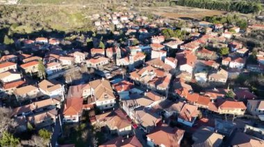 Yunanistan 'ın Moreloponnese kentindeki Vytina köyünün hava manzarası