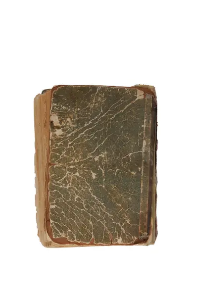Beyaz arka planda izole edilmiş eski bir kitap. Kırpma yolu dahil.