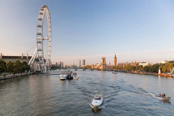 Panorama Von London Mit Boot Auf Der Themse Gegen Big — Stockfoto