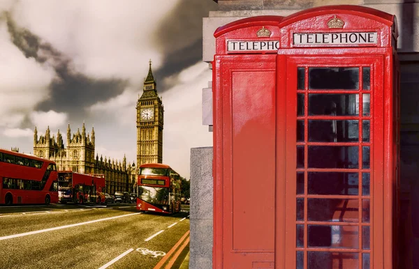 Ngiltere Ngiltere Büyük Ben Kırmızı Telefon Kulübelerine Sahip Londra Sembolleri — Stok fotoğraf