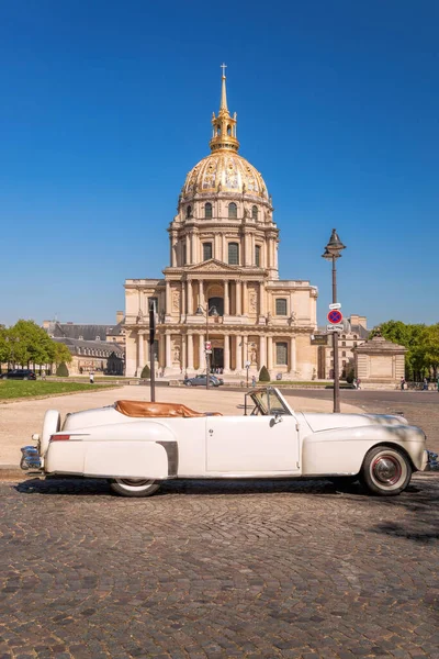 Blick Auf Les Invalides Mit Oldtimer Lincoln Paris Frankreich — Stockfoto